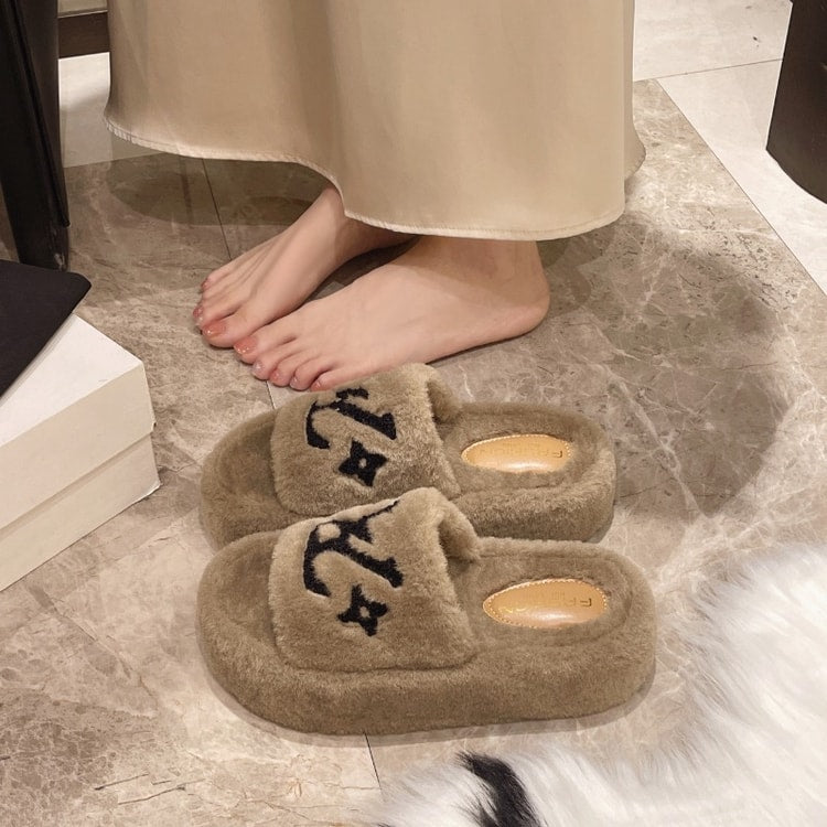 Women's Fur Slides Summer Flip Flops Party Plush Shoes Furry Home Footwear